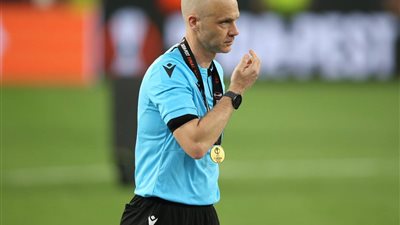 رد فعل لجنة الحكام بالاتحاد الإنجليزي عقب الاعتداءات التي طالت الحكم أنتوني تايلور Anthony taylor