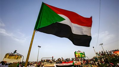 السودان.. اندلاع اشتباكات عنيفة بين الجيش والدعم السريع بالخرطوم