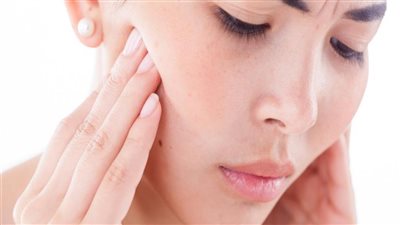 علاج العصب السابع.. بمشتقات الكورتيزون ومضادات الالتهاب