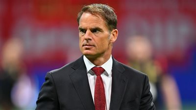 رسميًا.. فرانك دي بور مدربًا لنادي الجزيرة الإماراتي