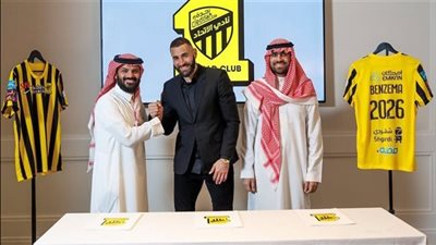 رئيس نادي الاتحاد يكشف تفاصيل عقد كريم بنزيما.. رقم القميص ومدة التعاقد