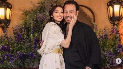 أطلت بفستان بسيط مع قبعة من الشيفون.. عاصي الحلاني يحتفل بزفاف ابنته ماريتا على طريقته الخاصة