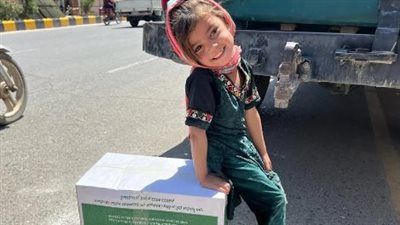  مركز الملك سلمان يوزع ألف سلة غذائية في مدينة لشكرجاه بأفغانستان