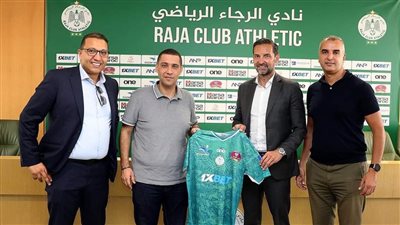 الرجاء المغربي يعلن تعيين الألماني جوزيف زينباور مديرًا فنيًا للفريق