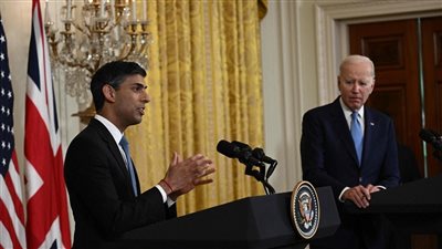 الرئيس الأمريكي يلتقي رئيس الوزراء البريطاني