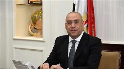 وزير الإسكان المصري يسلم رسالة من السيسي لرئيس كينيا.. ما التفاصيل؟