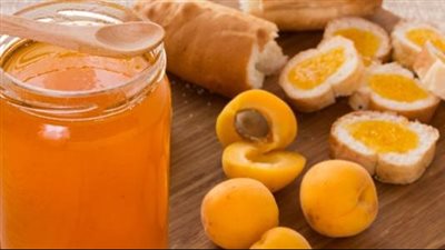 طريقة عمل مربى المشمش من مطبخ فاطمة أبو حاتي.. حضريها في أوانه