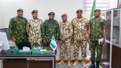 الملحق العسكري لجمهورية نيجيريا يزور التحالف الإسلامي