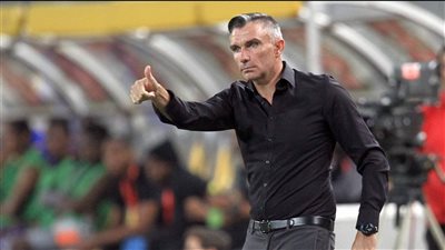 كارتيرون يقترب من تدريب سباهان أصفهان الإيراني ومنافسة موسيماني