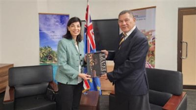 السفيرة المصرية فى نيوزيلندا تقدم أوراق اعتمادها سفيرًا غير مقيم للحاكم العام لدولة توفالو