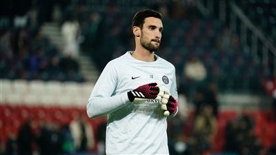 بعد الموت 3 أسابيع.. حارس باريس سان جيرمان يعود للحياة