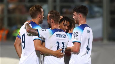 بالرقم 10.. أرنولد يقود وسط ملعب إنجلترا في تصفيات أمم أوروبا