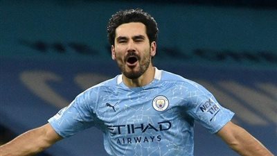 هل حسم قائد فريق مانشستر سيتي إلكاي غوندوغان قراره بالانتقال إلى برشلونة الإسباني؟