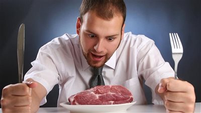 أضرار أكل اللحم في الليل.. 7 مخاطر محتملة وفقًا لهذه الدراسات الطبية
