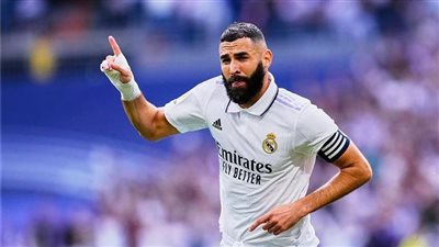 كيف وضع الفرنسي كريم بنزيما حدا لشائعات خلافه مع ناديه السابق ريال مدريد؟ (القصة من البداية للنهاية)