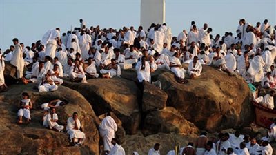 هل صيام يوم عرفة لغير الحاج سنة أم فرض؟