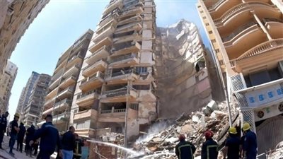 قرار عاجل من النيابة العامة المصرية بشأن انهيار عقار بالإسكندرية (صور )