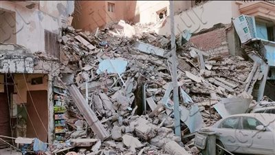 انتشال جثمان أول ضحايا انهيار عقار الإسكندرية