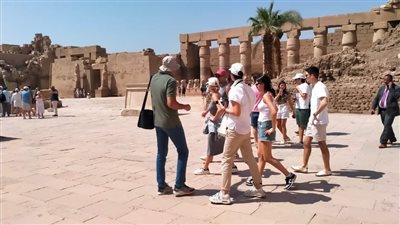 في سجل كبار الزوار.. 