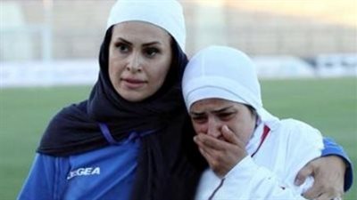 بأمر قضائي.. فرنسا تحظر ارتداء لاعبات كرة القدم للحجاب