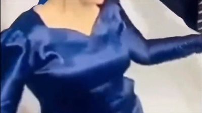 تصدرت التريند.. “صاحبة الفستان الازرق