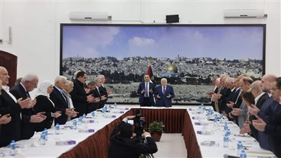 القيادة الفلسطينية تقرر وقف الاتصالات واللقاءات مع الجانب الإسرائيلي ودعوة الأمناء العامين لاجتماع طارئ