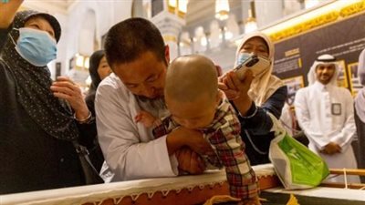  وفد من حجاج الصين يزور معرض الحرمين