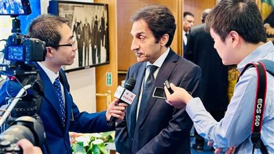 السفير بسام راضي يهنئ رئيس منظمة الفاو باسم الحكومة المصرية على إعادة انتخابه لفترة جديدة