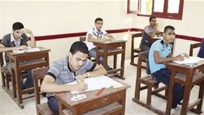 بعد ظهور أسماء أوائل الدبلومات الفنية 2023.. موعد النتيجة بشكل رسمي في المحافظات