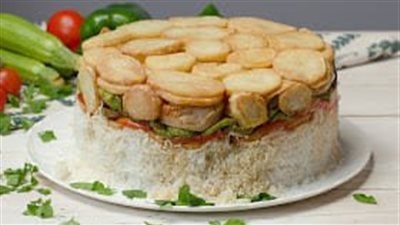 طريقة عمل المقلوبة بالبطاطس.. اشهى الاكلات الفلسطينية 