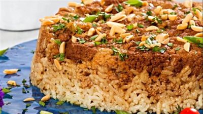 طريقة عمل مقلوبة القرنبيط باللحم.. أكلات المطبخ السوري 