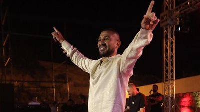 إعلامية مصرية تكشف التفاصيل الكاملة لأزمة حفل أحمد سعد في تونس