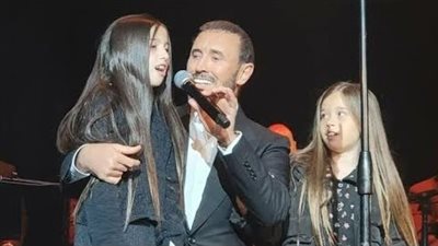  فيديو يوثق غناء كاظم الساهر مع حفيداته لأول مرة على المسرح