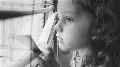 اعراض التوحد عند الاطفال.. صعوبات في التواصل واللغة