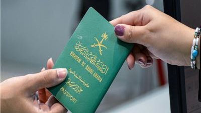 السعودية.. الجوازات تواصل إنهاء إجراءات مغادرة ضيوف الرحمن عبر منفذ الحديثة