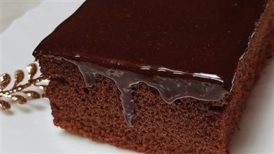 طريقة عمل الكيكة بالشوكولاتة.. وصفات الشيفة فاطمة أبو حاتي بالفيديو