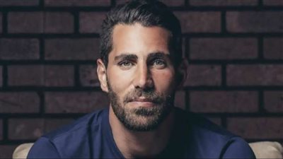 كيف أثار الفنان الأردني عزيز مرقة حالة من الجدل على مواقع السوشيال ميديا؟ (صور)