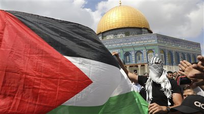 قوات الاحتلال الإسرائيلي تهدم منشآت فلسطينية في مدينة الخليل