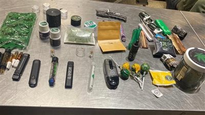 مصر.. ضبط مسافر في مطار القاهرة بحوزته 