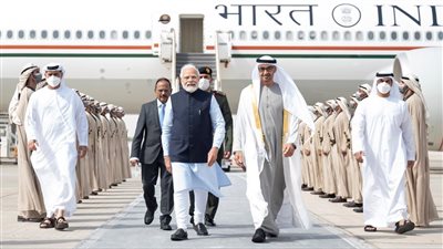 الرئيس الإماراتي يلتقي رئيس الوزراء الهندي