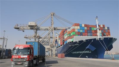 نشاط لافت لميناءي السخنة والأدبية باستقبال 236 سفينة خلال الربع الأخير من العام الجاري