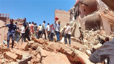 شاهد.. أول صور لعقار البحيرة المنهار في مصر