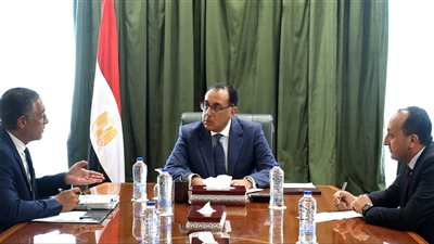 مصر.. رئيس الوزراء يتابع مع الرئيس التنفيذي للهيئة العامة للاستثمار عددا من ملفات العمل