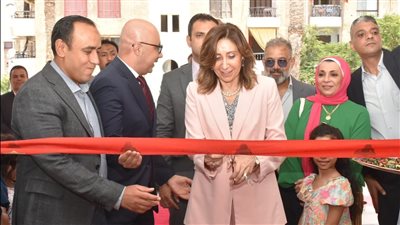 وزيرة الثقافة تفتتح المركز الثقافي لهيئة الكتاب بمدينة الشروق 
