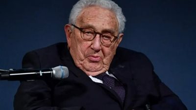 سر اجتماع هنرى كيسنجر مع كبير الدبلوماسيين الصينيين ببكين