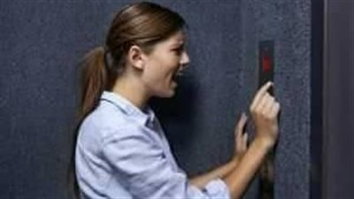 كيفية إنقاذ شخص تعطل به المصعد.. تصرف بهدوء وبادر بطلب المختصين 