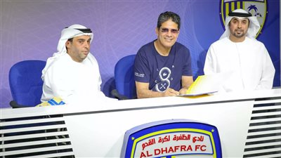 الظفرة الإماراتى أعلن التعاقده معه رسميا.. من هو أيمن الرمادي؟ (صور)