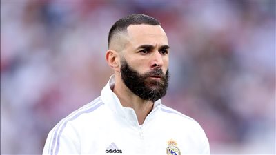 أبرزهم مرسيدس SLR ومرسيدس G65 AMG.. صور توثق أسطول سيارات النجم الكبير كريم بنزيما