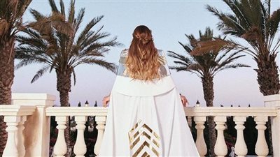 بإطلالة حملت عنوان 