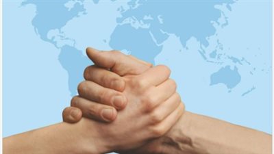 في اليوم العالمي للصداقة.. كيف تؤثر الروابط الاجتماعية بالعديد من الحالات الطبية؟